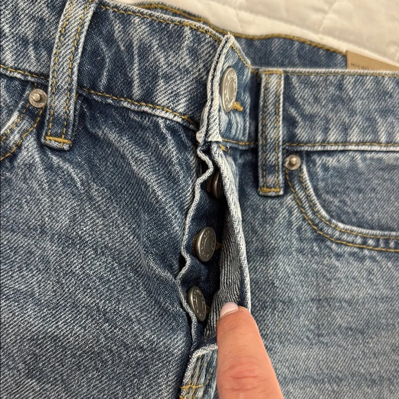 PacSun Blue Jean Shorts Distressed Cut-Off Style - Picture 3 of 5